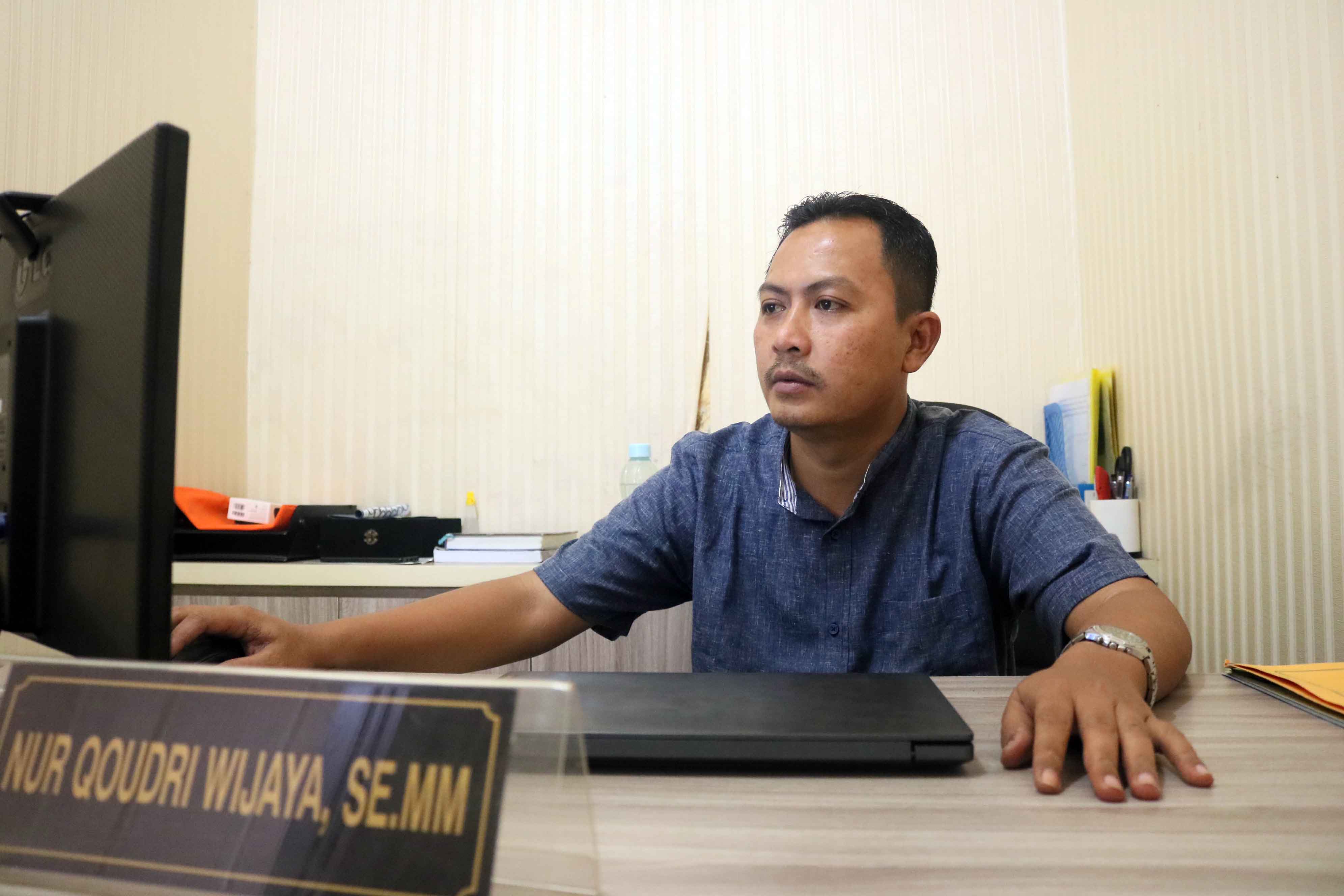 dekatkan-informasi-pada-siswa-wiraraja-salurkan-papan-mading-ke-sekolah_1611566976.jpg