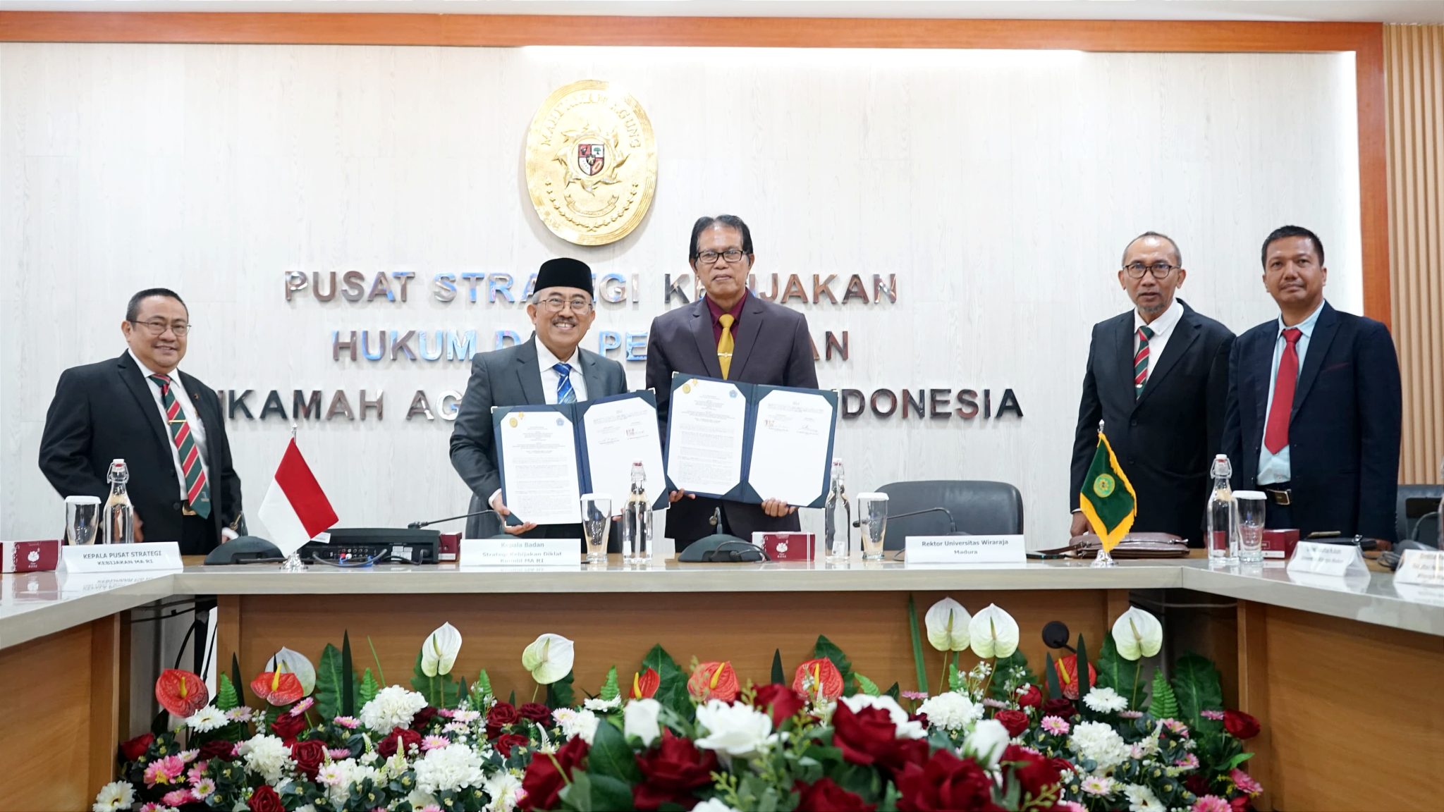 universitas-wiraraja-teken-mou-dengan-badan-strategi-kebijakan-ma-ri-perkuat-kerja-sama-di-bidang-pendidikan-hukum-dan-peradilan_1731549121.jpg